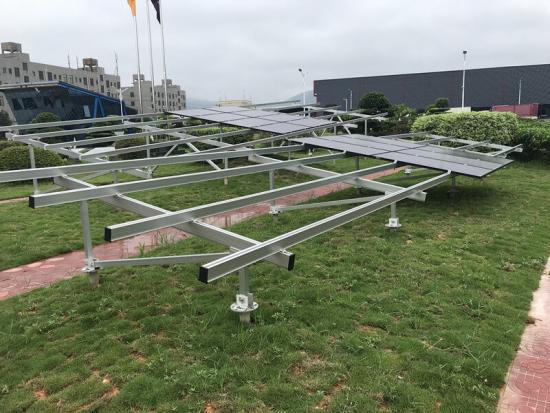 Sistemas de rack e montagem no solo de painéis solares
