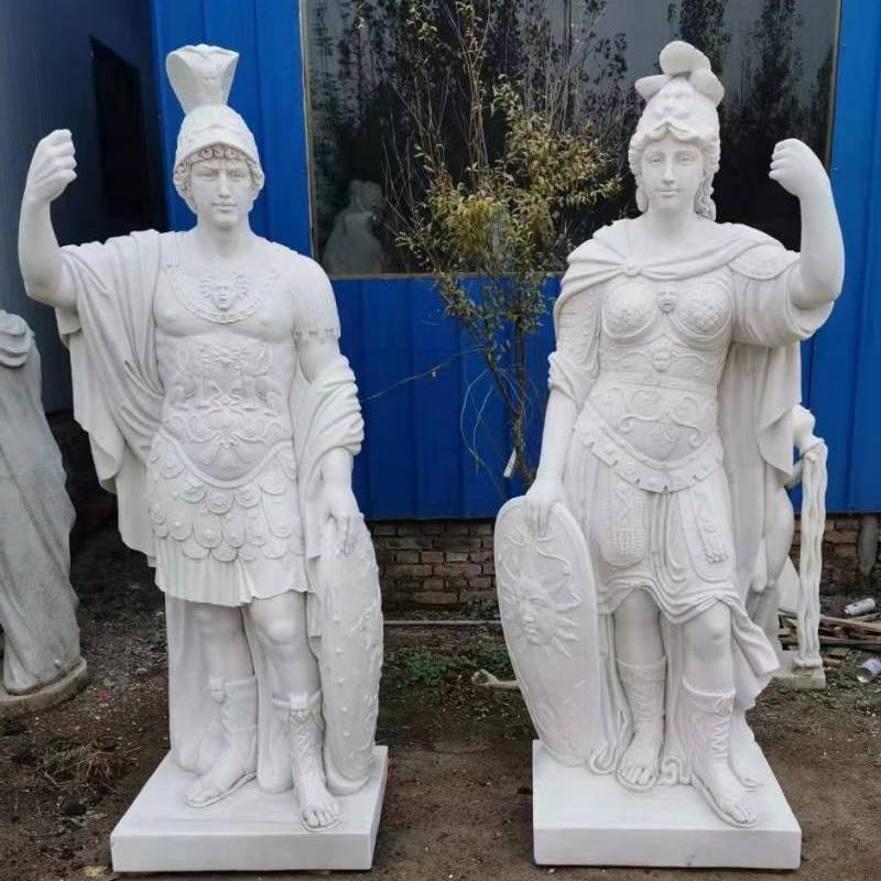 Esculturas de mármore ao ar livre guerreiros romanos
