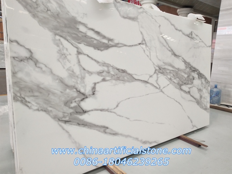 Lajes de mármore branco Calacatta Nano projetadas
