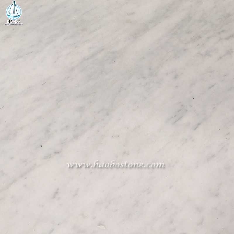 Lápide funerária esculpida personalizada em mármore branco de Carrara
