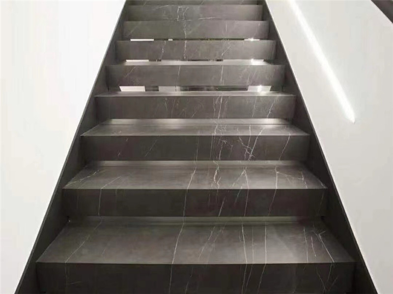 escadas de mármore cinza pietra