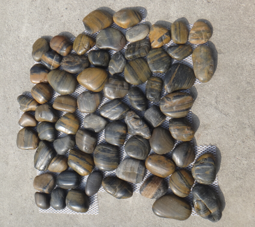 Telhas de malha de seixos com listras de pedra seixo
