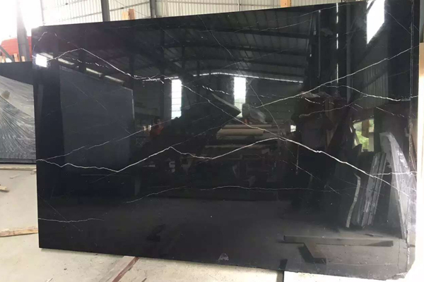 marquina de mármore de veia pequena