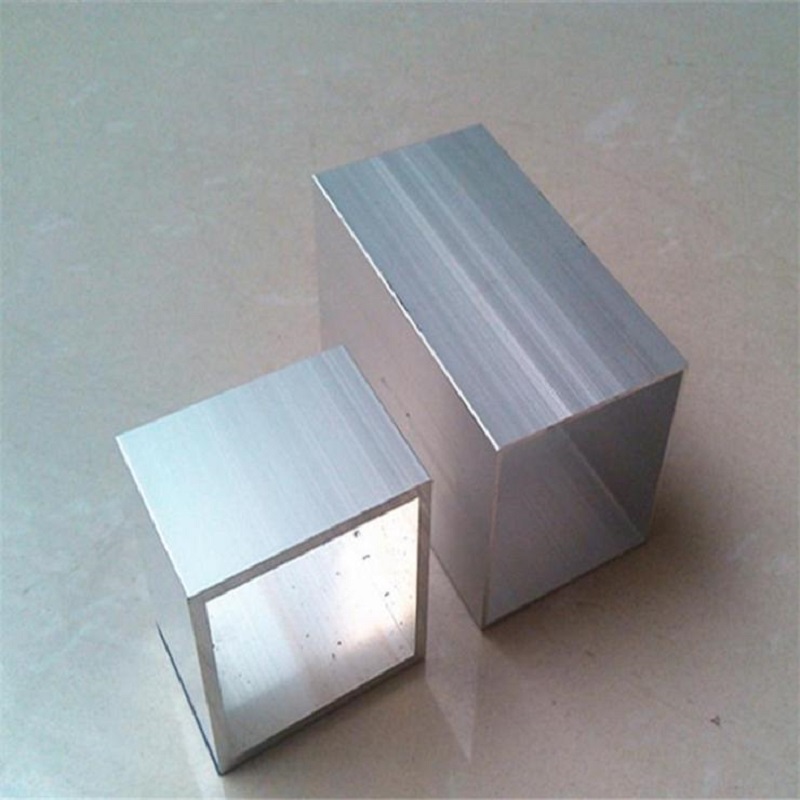 Fabricante de alumínio da China que fornece perfis de portas e janelas de alumínio para o mercado de Camarões
