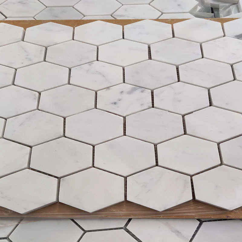 Mosaico de mármore em formato hexagonal
