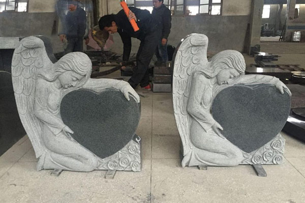 anjo design forma de coração lápides monumentos