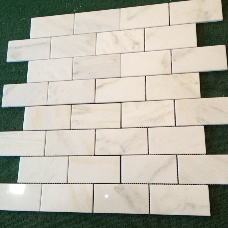 Mosaico de mármore retangular horizontal branco
