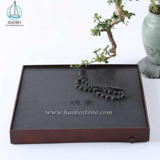 Bandeja de chá quadrada esculpida com contas de granito preto design simples
