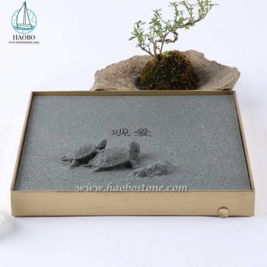 Bandeja de chá quadrada em granito cinza com design original escultura em tartaruga

