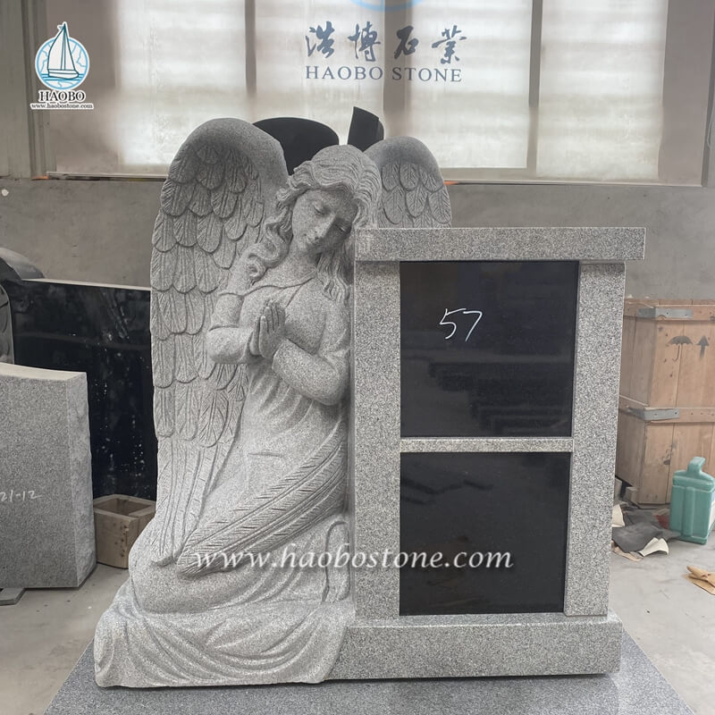 Columbário pessoal de granito cinza 2 nichos com estátua de anjo
